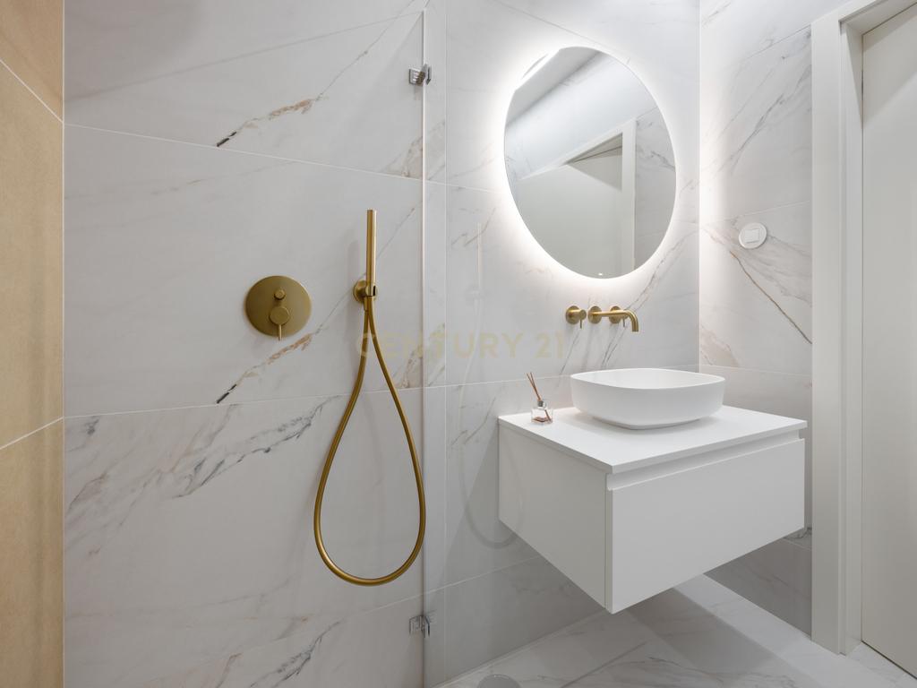 Luxuoso apartamento T3 no Centro de Setúbal e a 300m da praia - Image 3