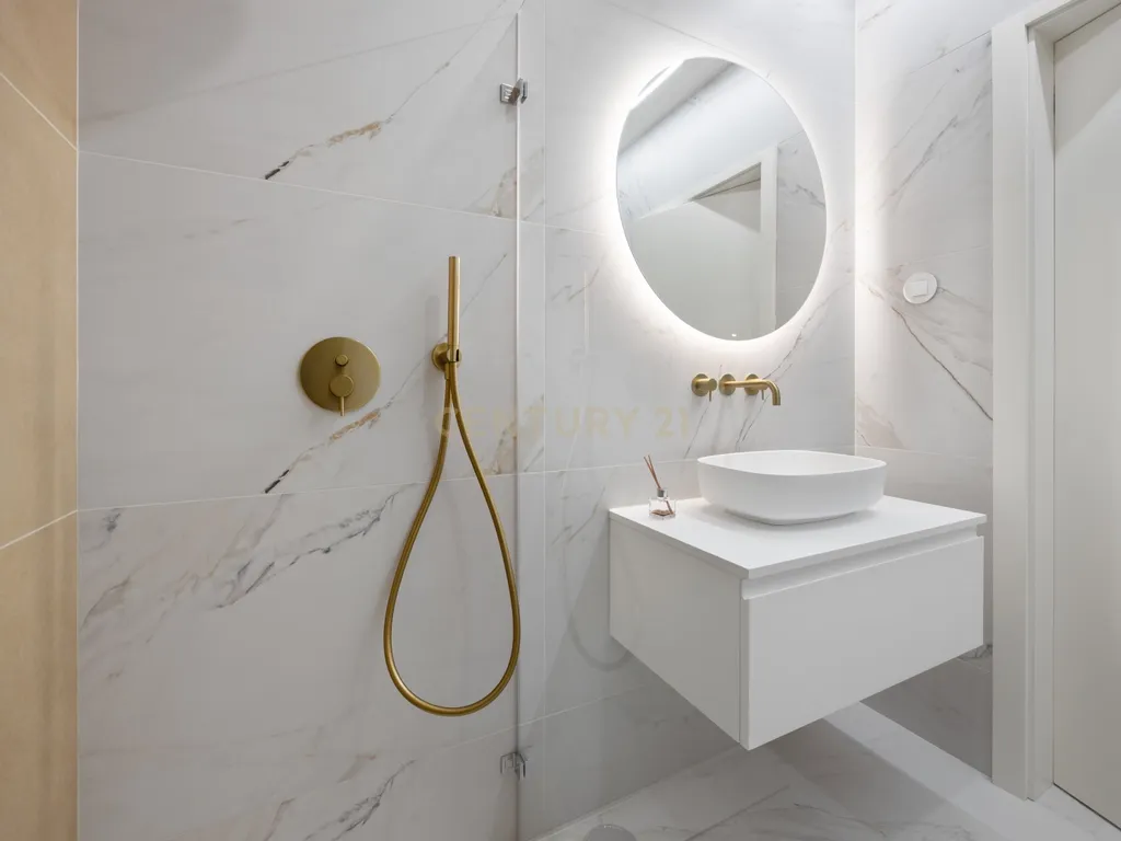 Luxuoso apartamento T3 no Centro de Setúbal e a 300m da praia - Image 3