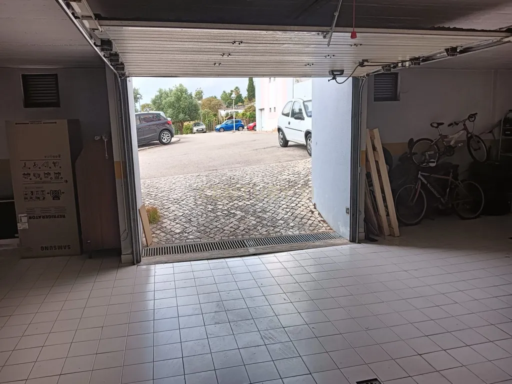 T3 com Suite/Garagem e Arrecadação - Vialonga - Image 75