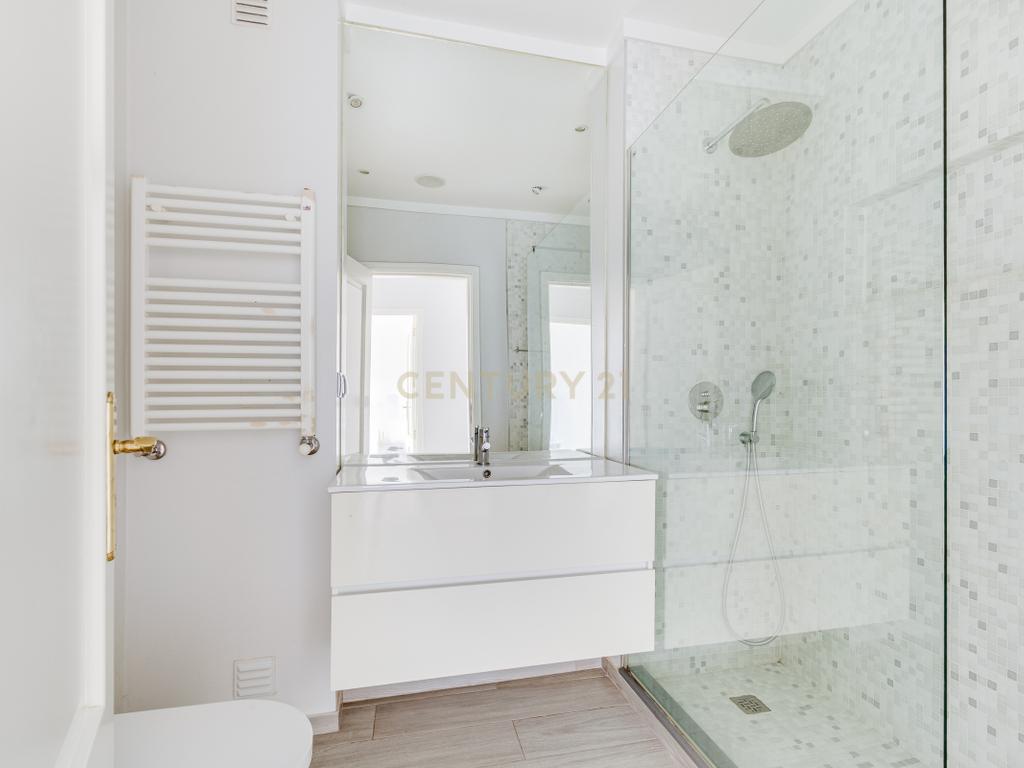 Apartamento T3 em condomínio fechado com piscina na Beloura - Image 14