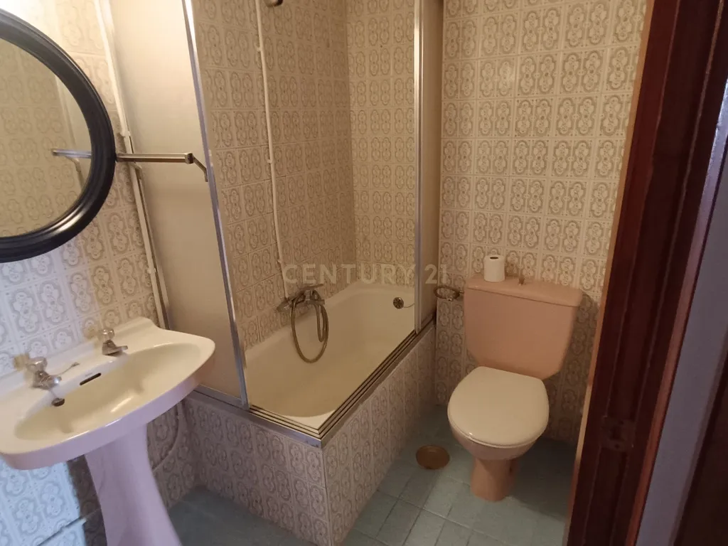 Apartamento em Madrid com 3 Quartos e Vista para a Cidade - Image 12