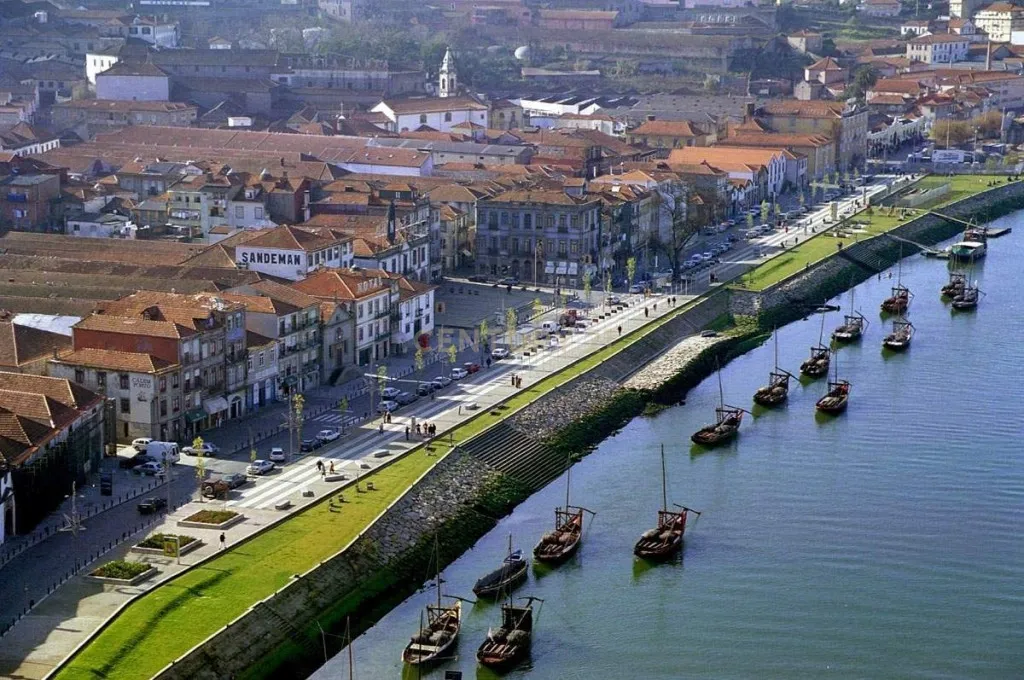 Luxuosa Propriedade com Vista para o Rio no Porto - Image 2