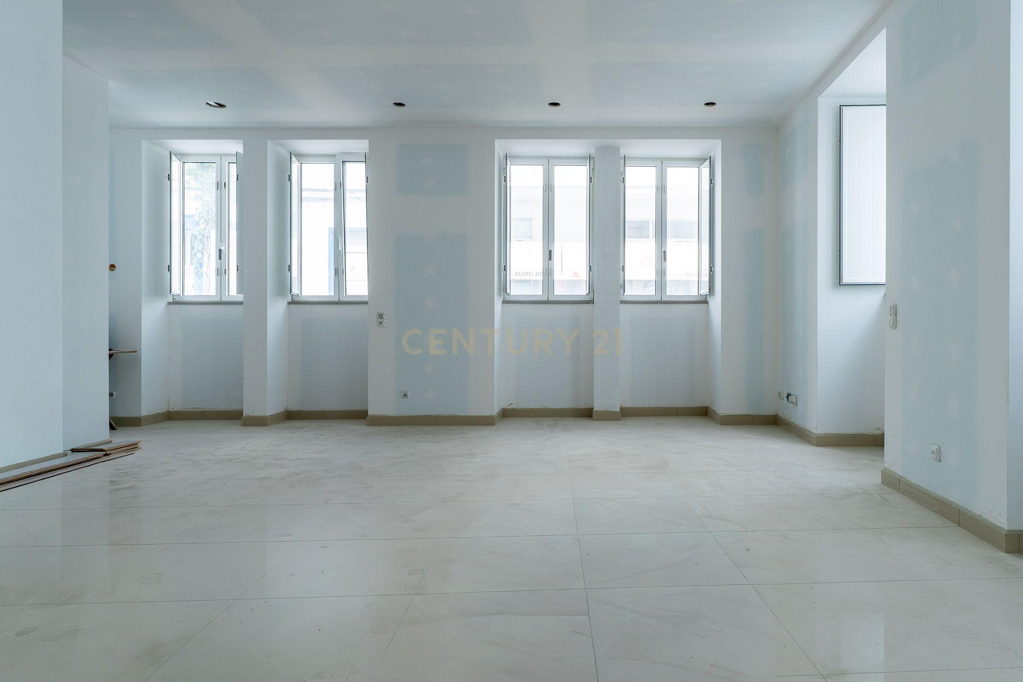 Fotografia 7 de Moradia NOVA T2 com Garagem, Terraço e Piscina Privada - Centro de Olhão