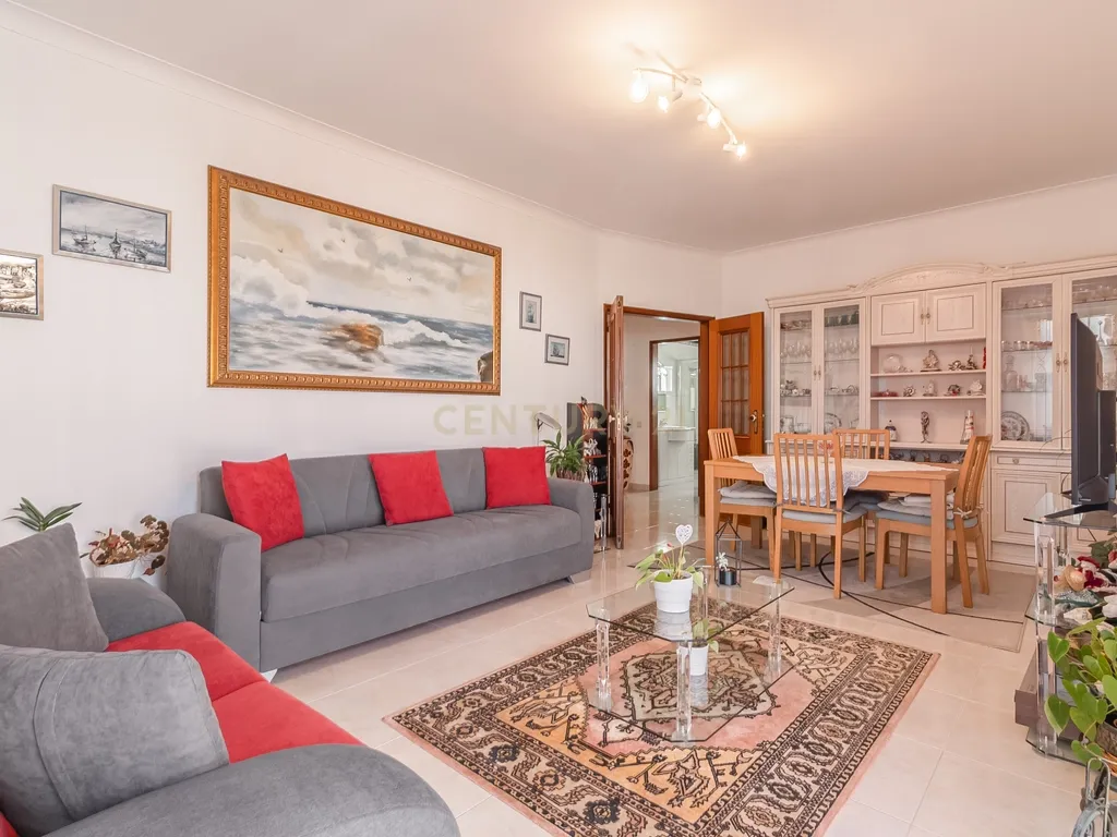 Apartamento T2 para Venda em Lagos - Image 1