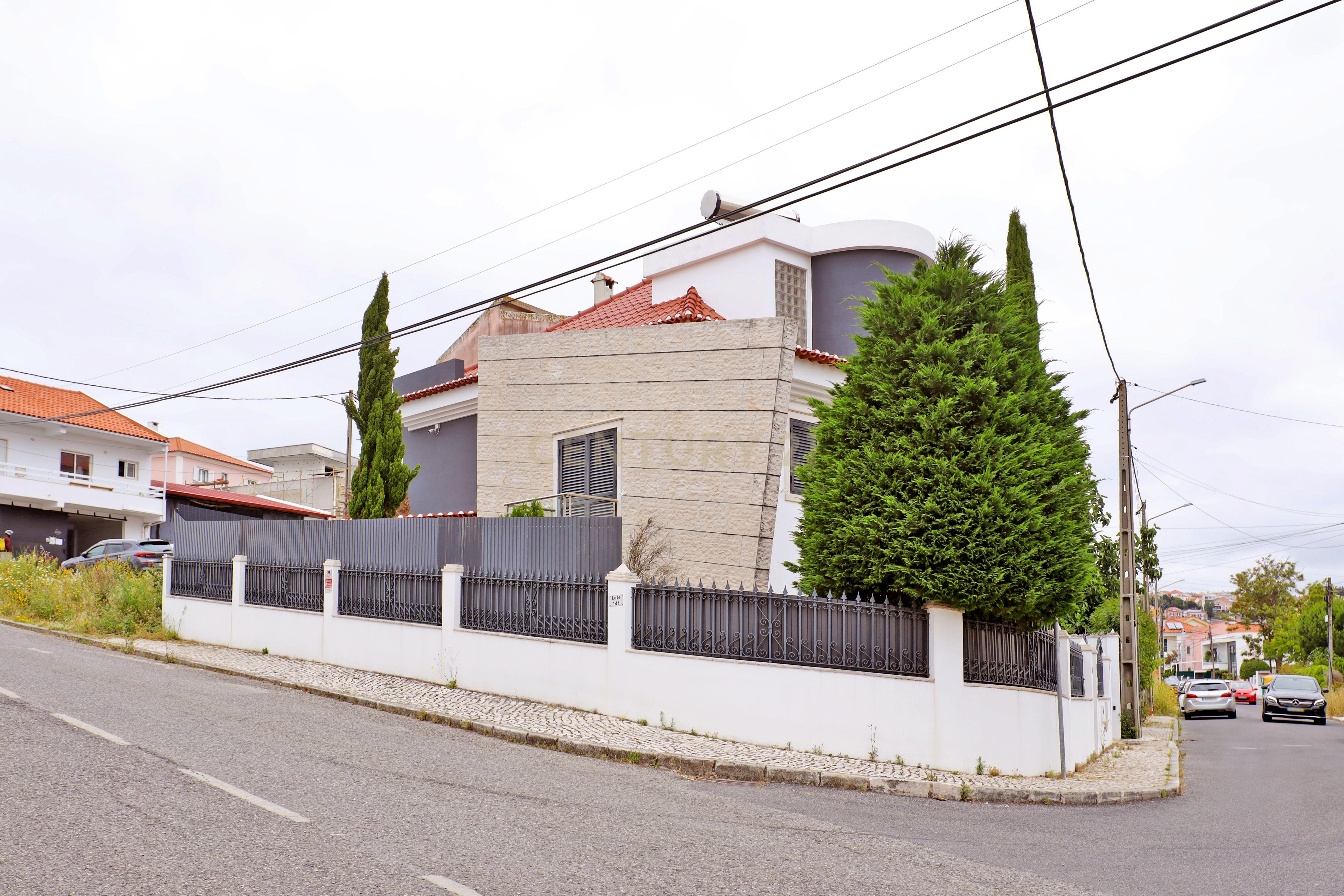 Fotografia 3 de Moradia Isolada com 5 Quartos em Odivelas