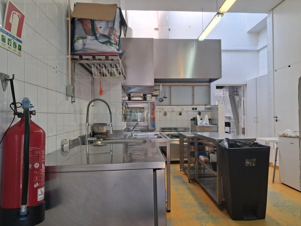 🏪 Loja para Trespasse no Mercado Municipal de Matosinhos – Ideal para Restauração - Image 5