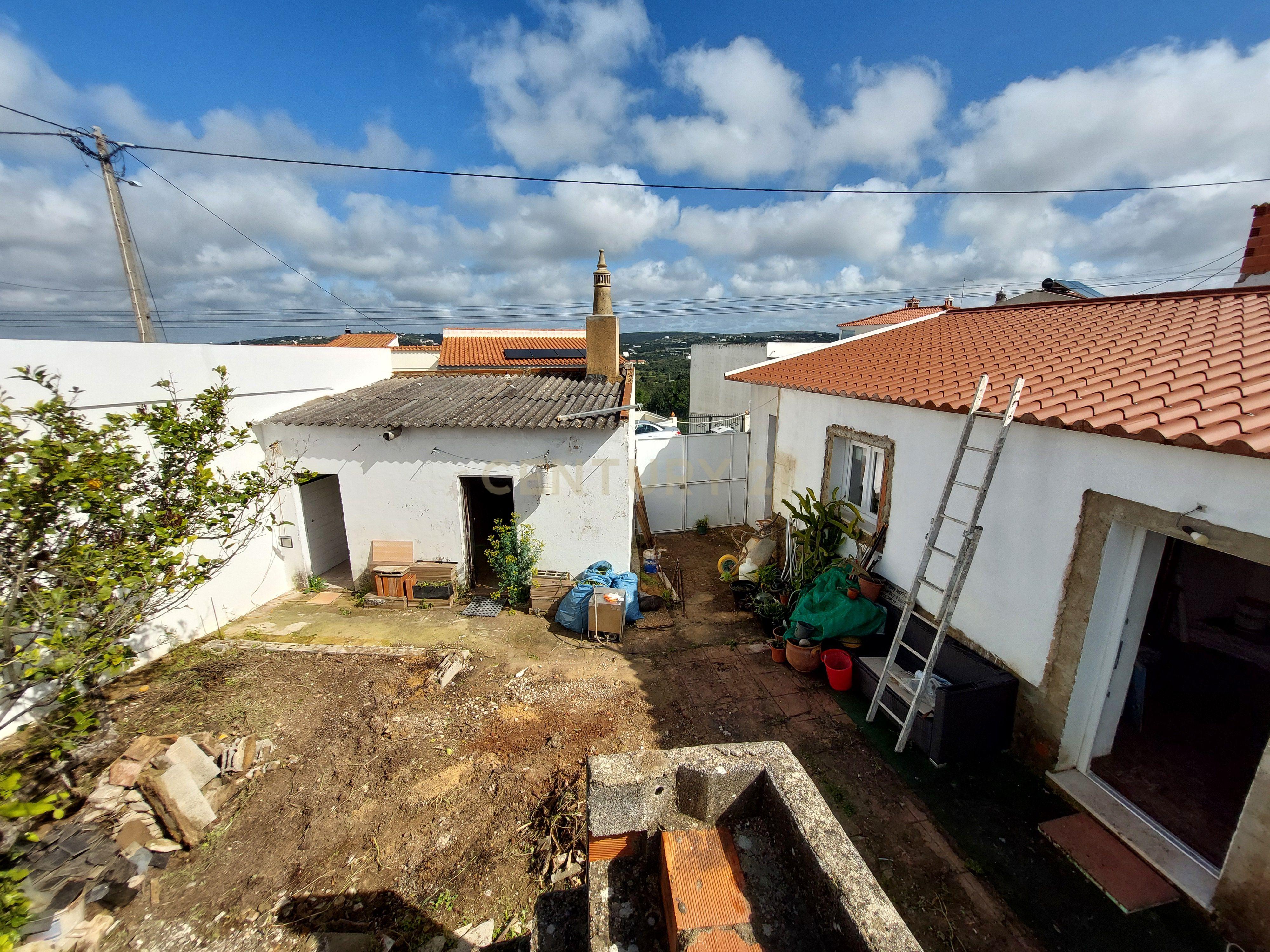 📍 LOULÉ | Moradia Térrea típica Algarvia para Recuperar - Image 4