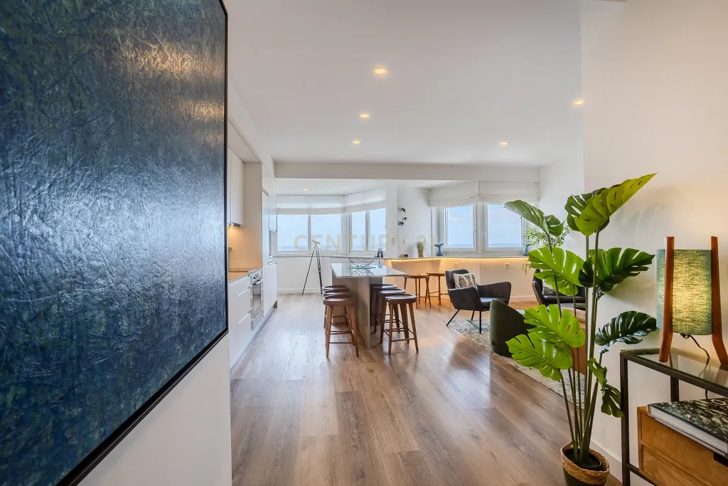 Penthouse T3 de Luxo no 20.º e Último Piso | Vista Mar Única sobre Ponta Delgada - Image 15