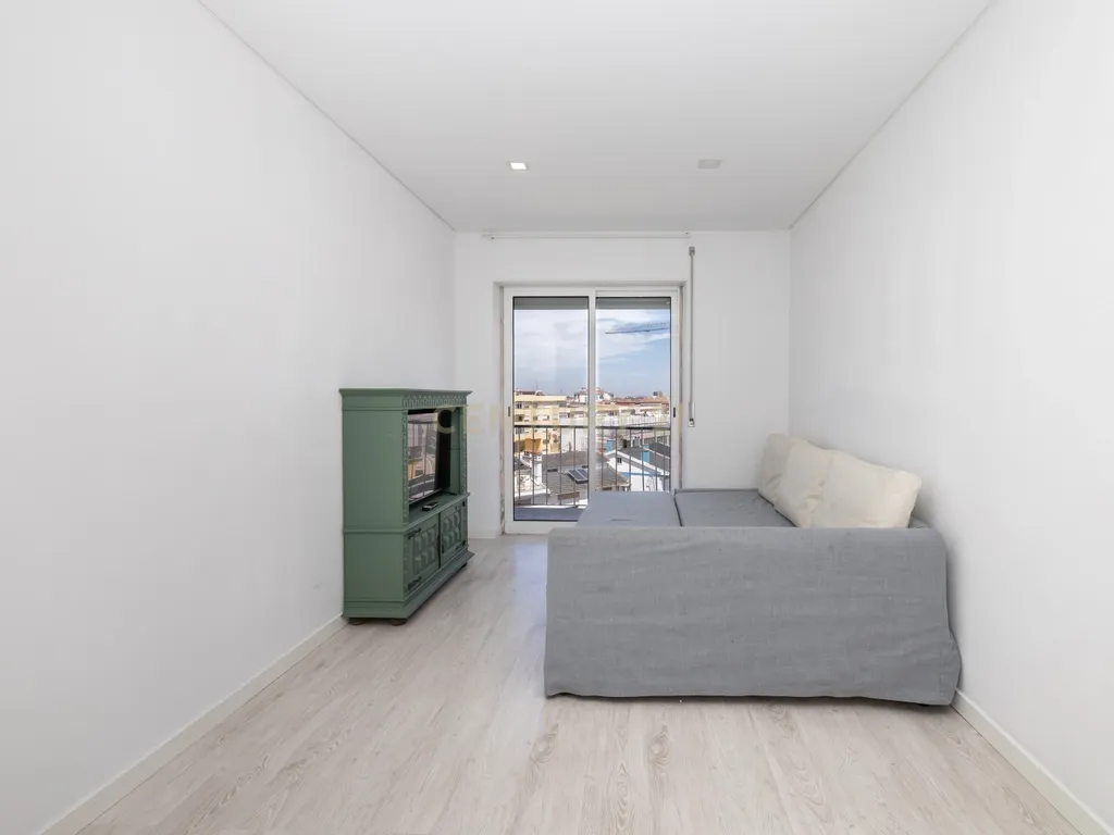 Apartamento T3 para arrendamento - 5 piso c/elevador - Amora - Image 20
