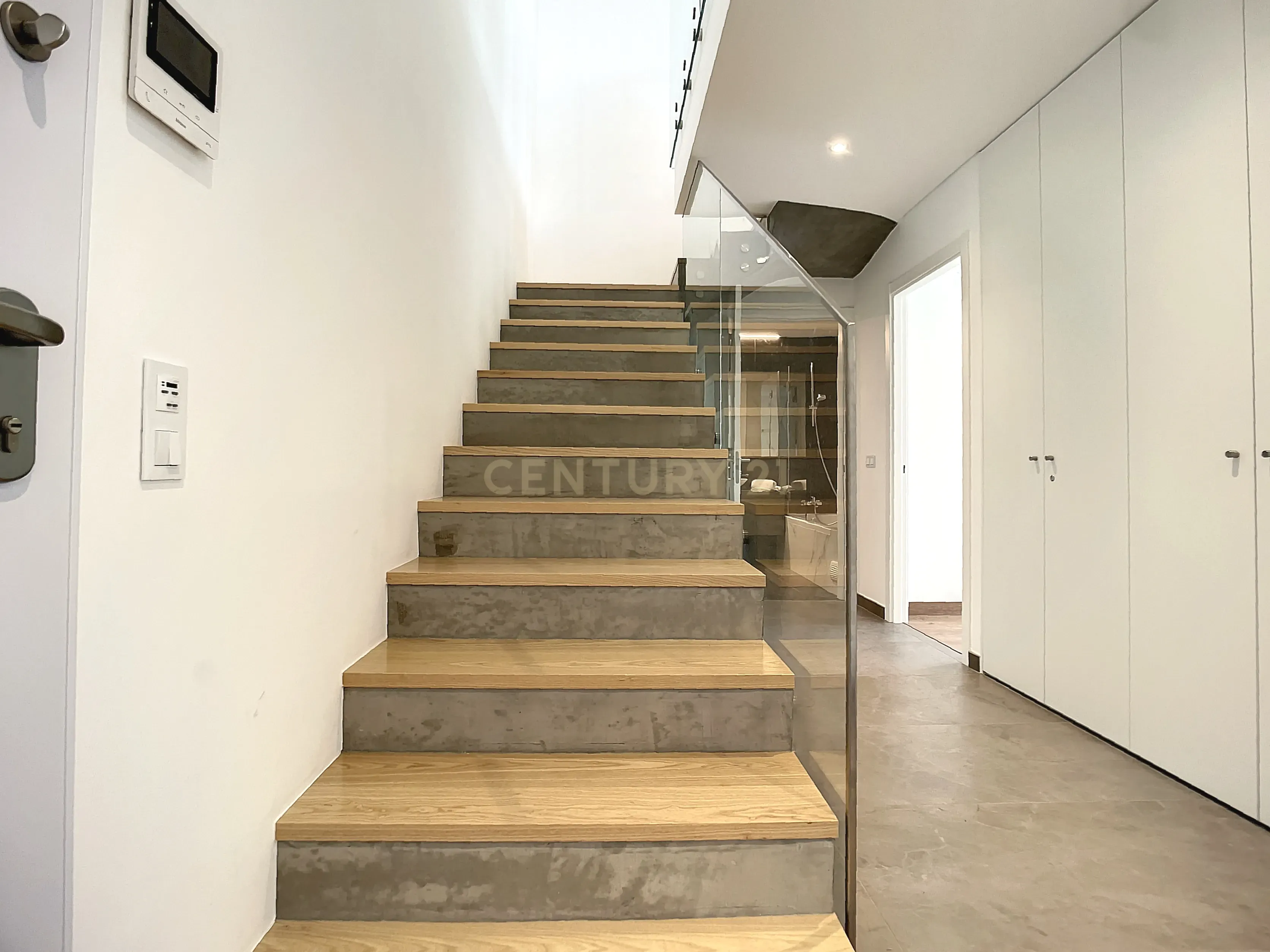 Duplex inserido no condomínio de luxo em Nazaré - Image 18