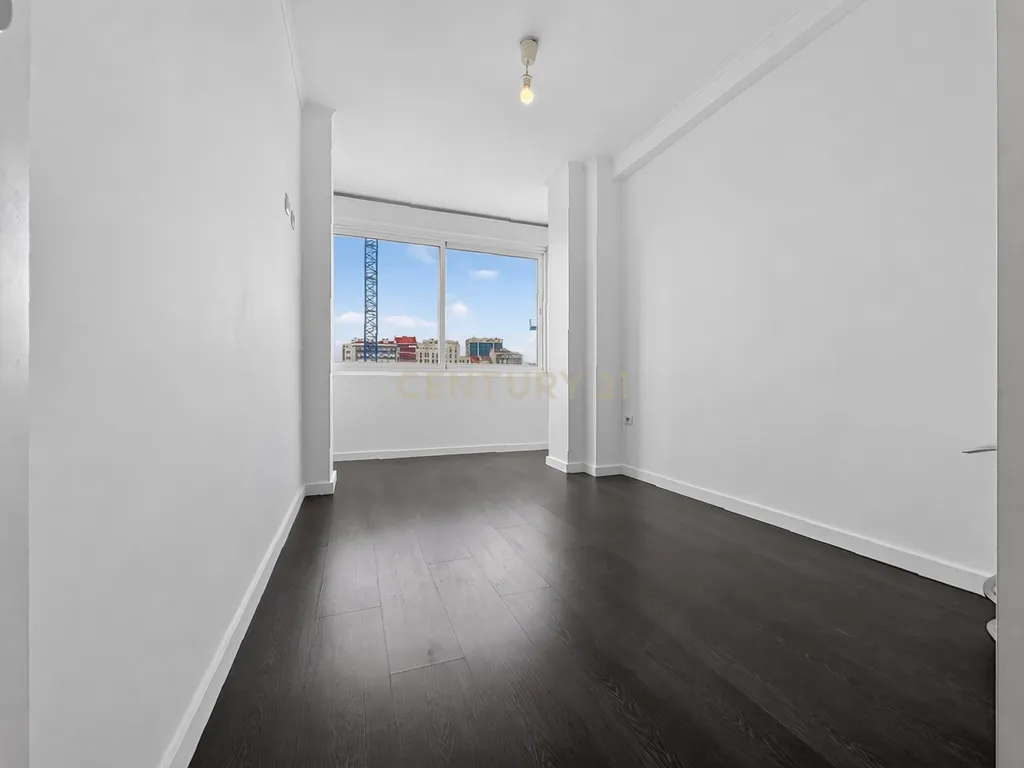 T3 com Suite na Av. 5 de Outubro | Entrecampos - Image 8