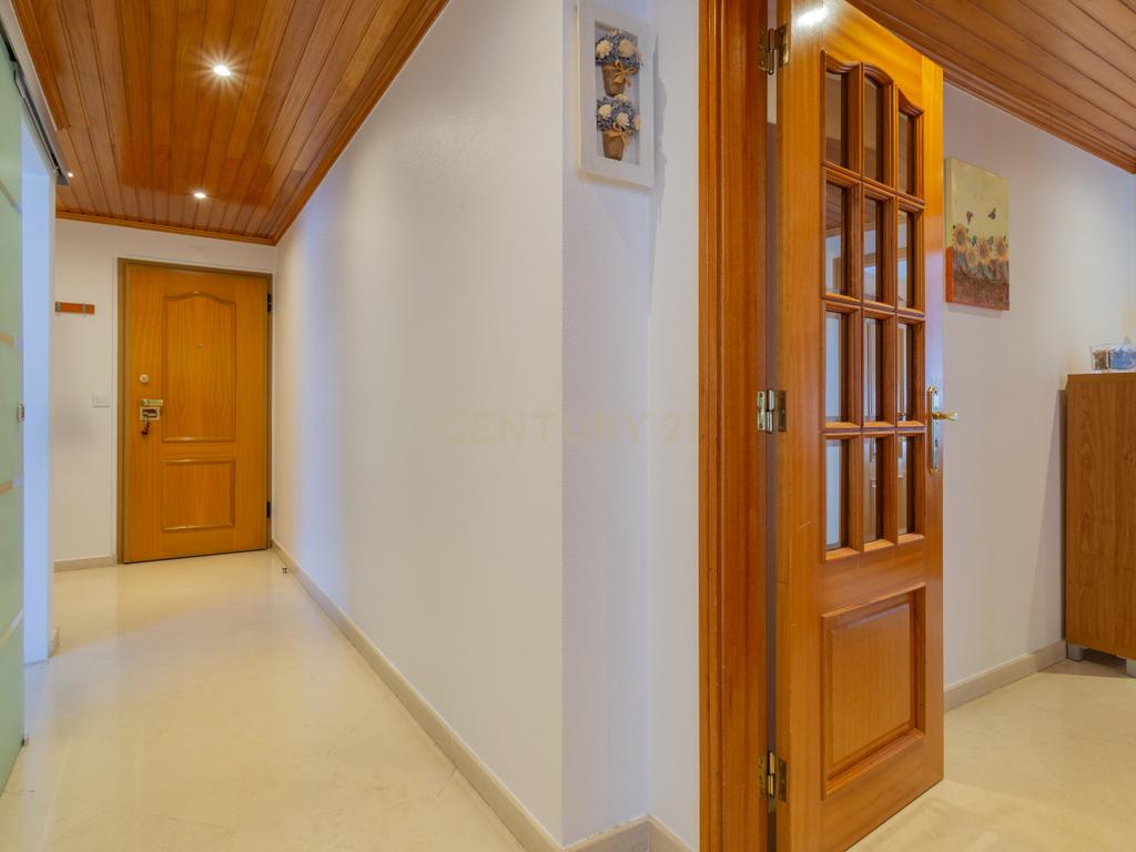 Excelente apartamento, T3, para venda, prédio com elevador na Charneca da Caparica a 1.500 m da praia. - Image 26