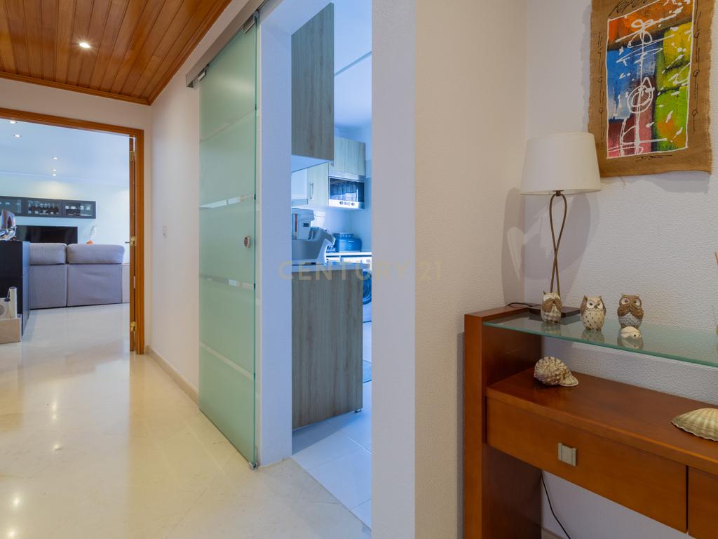 Excelente apartamento, T3, para venda, prédio com elevador na Charneca da Caparica a 1.500 m da praia. - Image 12