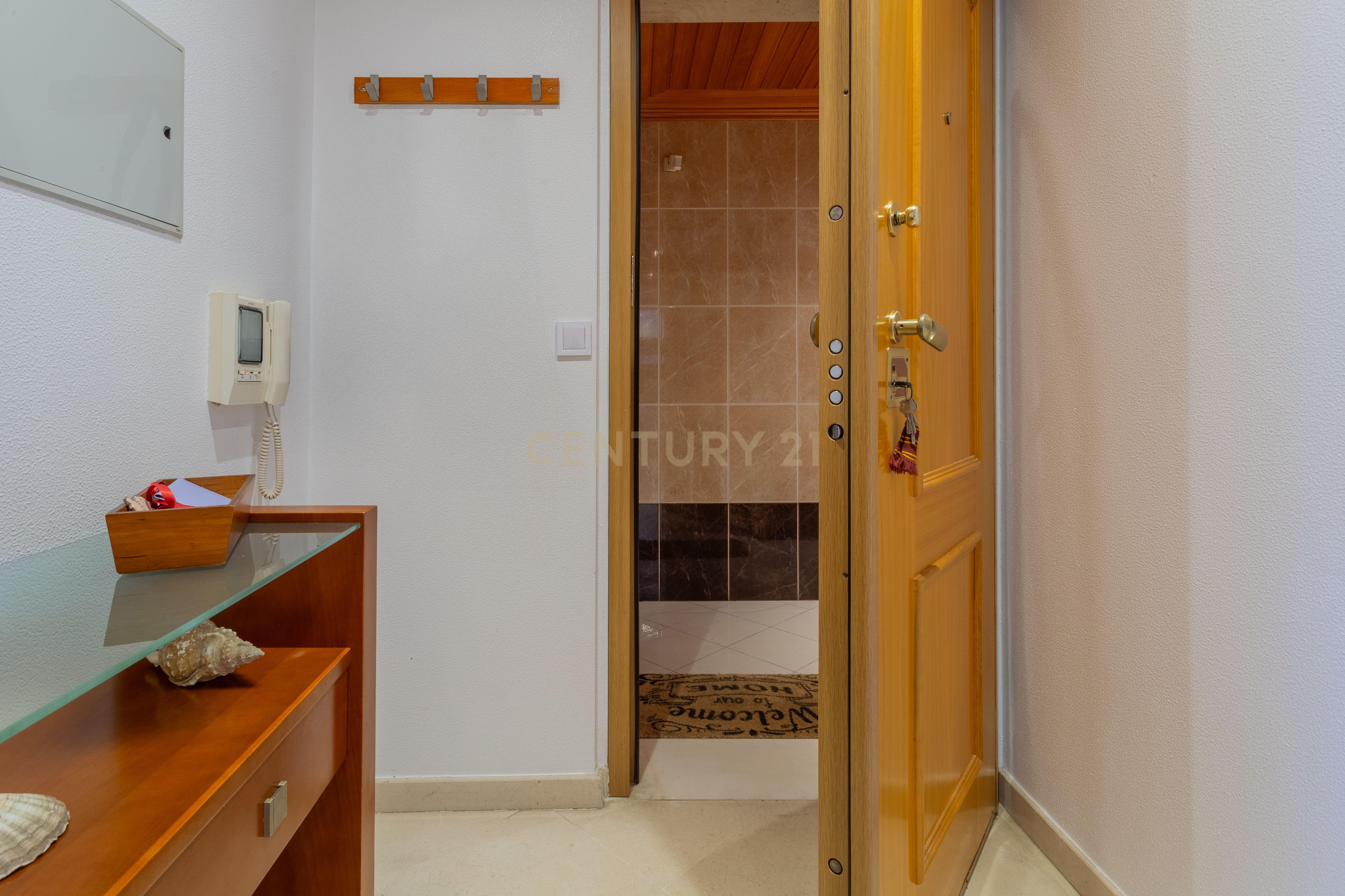 Excelente apartamento, T3, para venda, prédio com elevador na Charneca da Caparica a 1.500 m da praia. - Image 10
