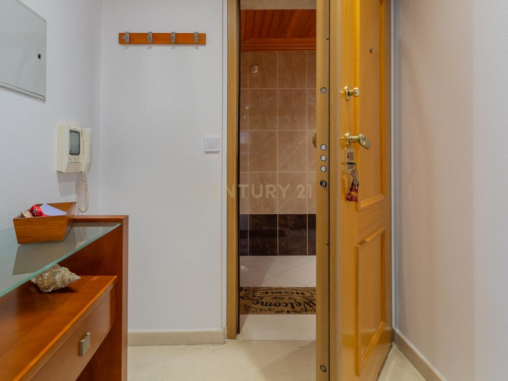 Excelente apartamento, T3, para venda, prédio com elevador na Charneca da Caparica a 1.500 m da praia. - Image 11