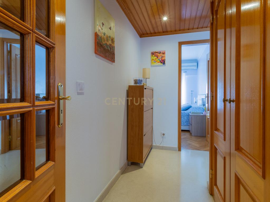 Excelente apartamento, T3, para venda, prédio com elevador na Charneca da Caparica a 1.500 m da praia. - Image 27