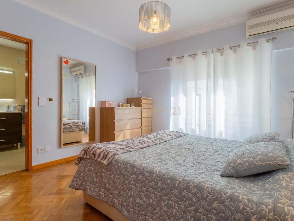Excelente apartamento, T3, para venda, prédio com elevador na Charneca da Caparica a 1.500 m da praia. - Image 30