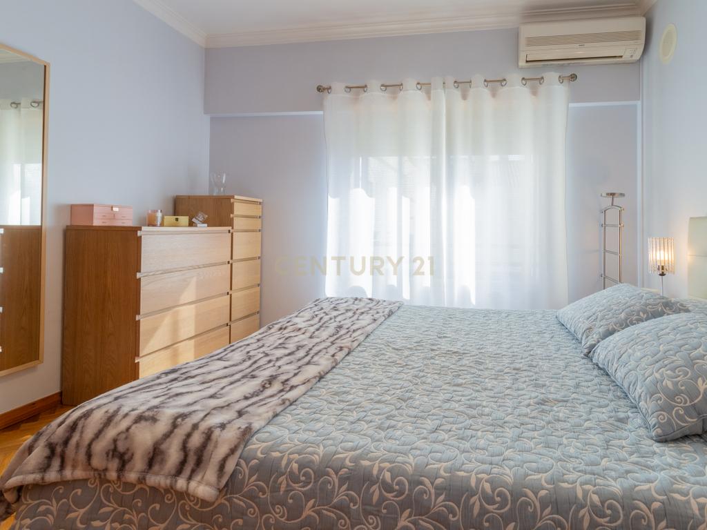 Excelente apartamento, T3, para venda, prédio com elevador na Charneca da Caparica a 1.500 m da praia. - Image 29