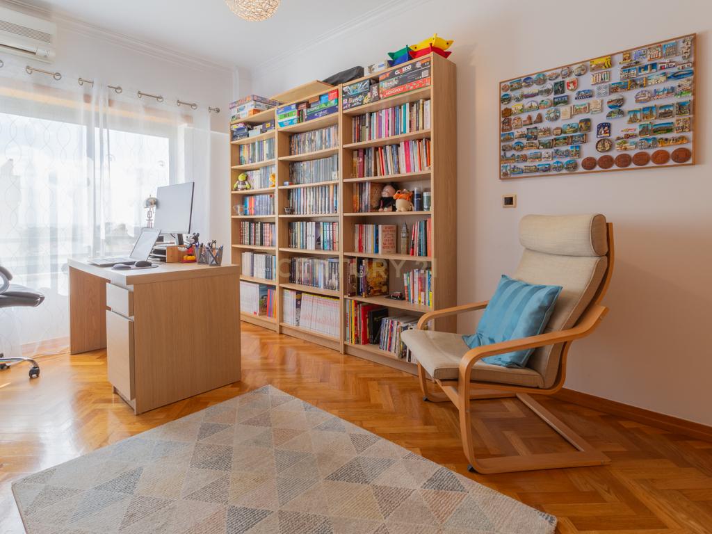 Excelente apartamento, T3, para venda, prédio com elevador na Charneca da Caparica a 1.500 m da praia. - Image 40