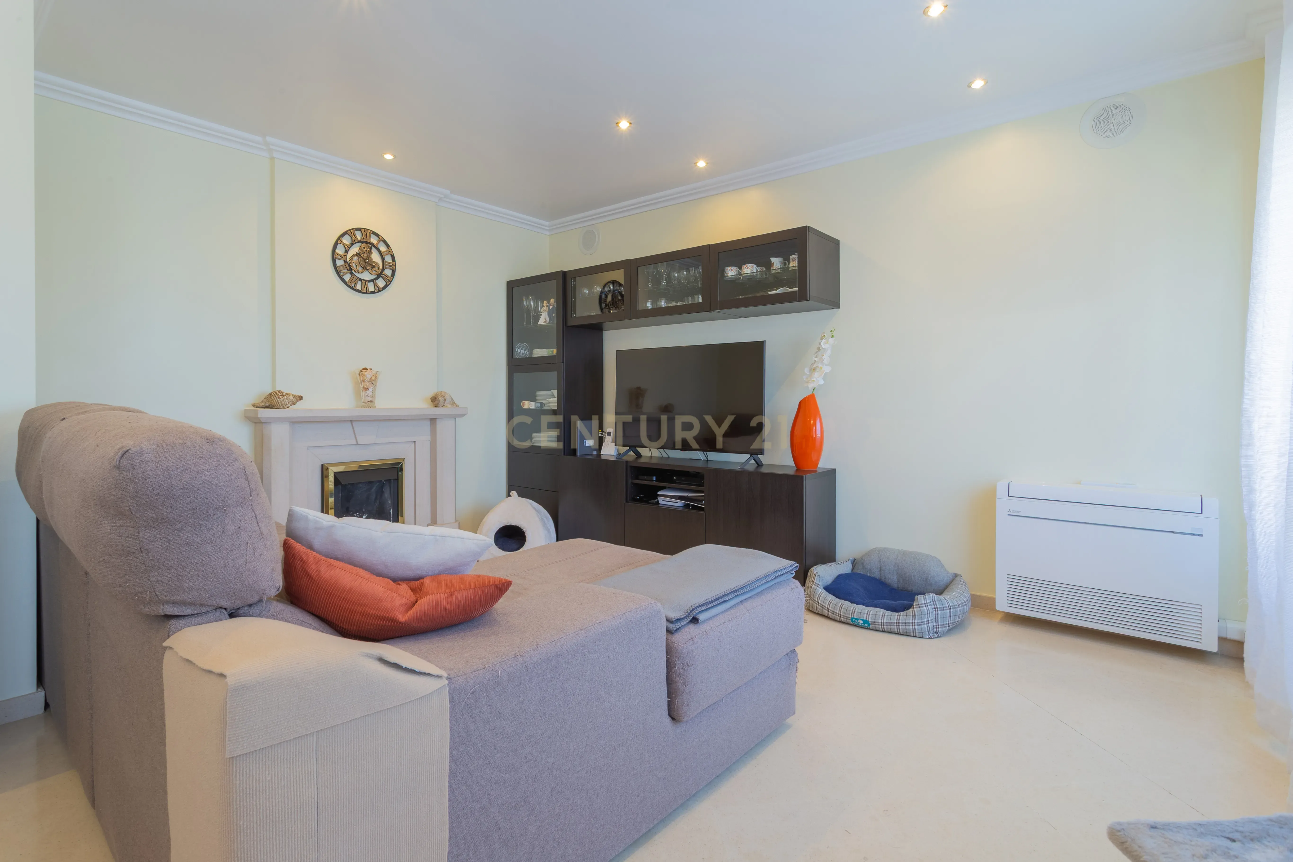 Excelente apartamento, T3, para venda, prédio com elevador na Charneca da Caparica a 1.500 m da praia. - Image 24