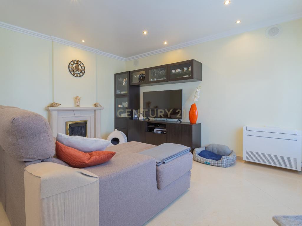Excelente apartamento, T3, para venda, prédio com elevador na Charneca da Caparica a 1.500 m da praia. - Image 24