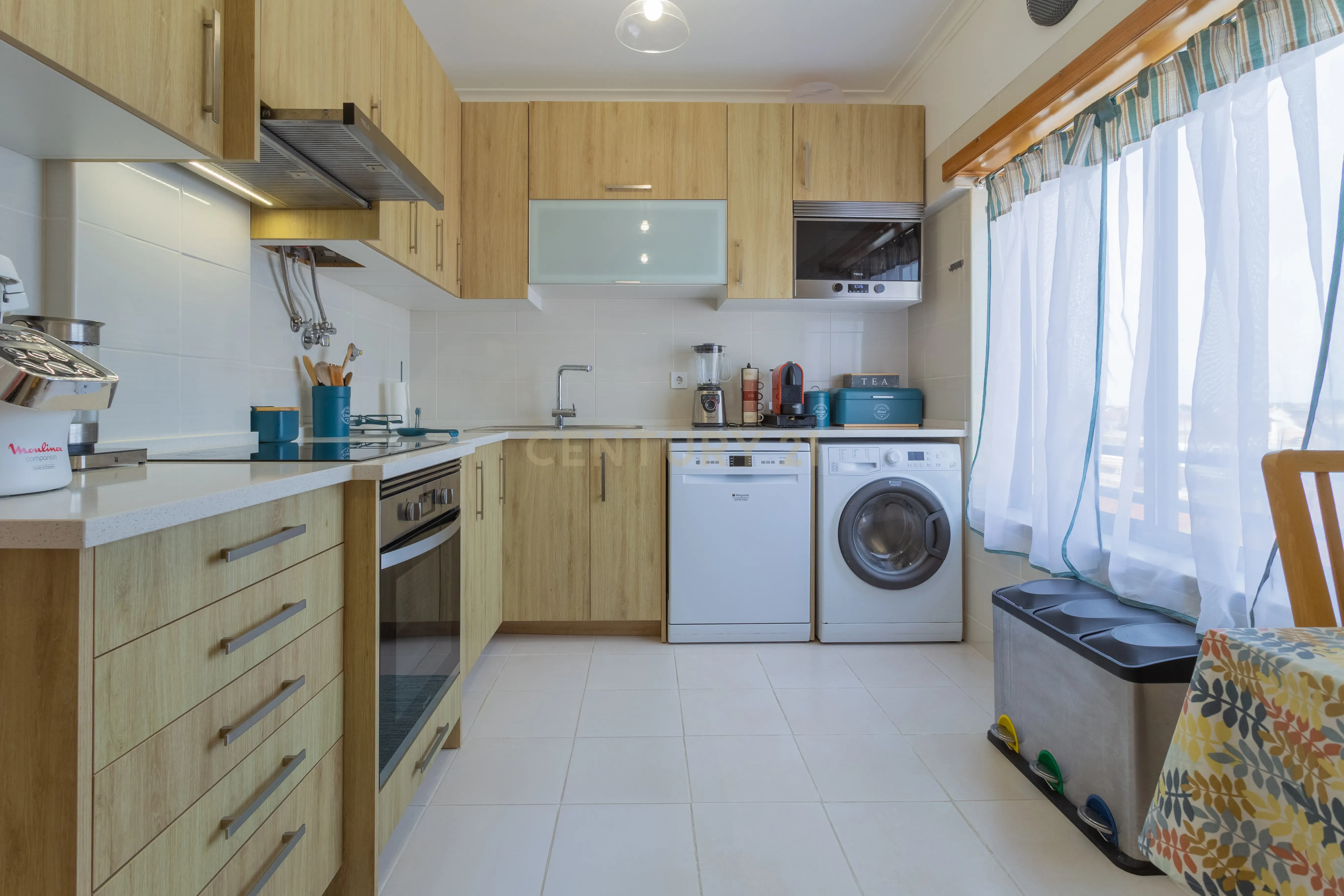 Excelente apartamento, T3, para venda, prédio com elevador na Charneca da Caparica a 1.500 m da praia. - Image 15