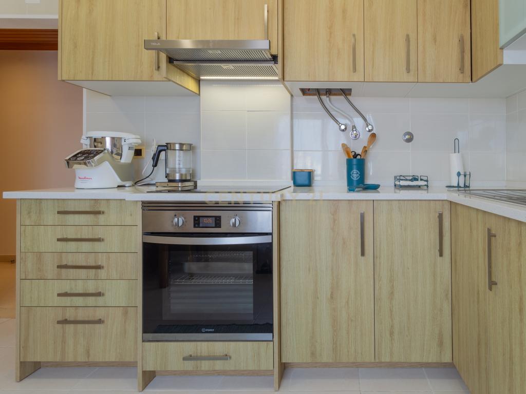 Excelente apartamento, T3, para venda, prédio com elevador na Charneca da Caparica a 1.500 m da praia. - Image 16