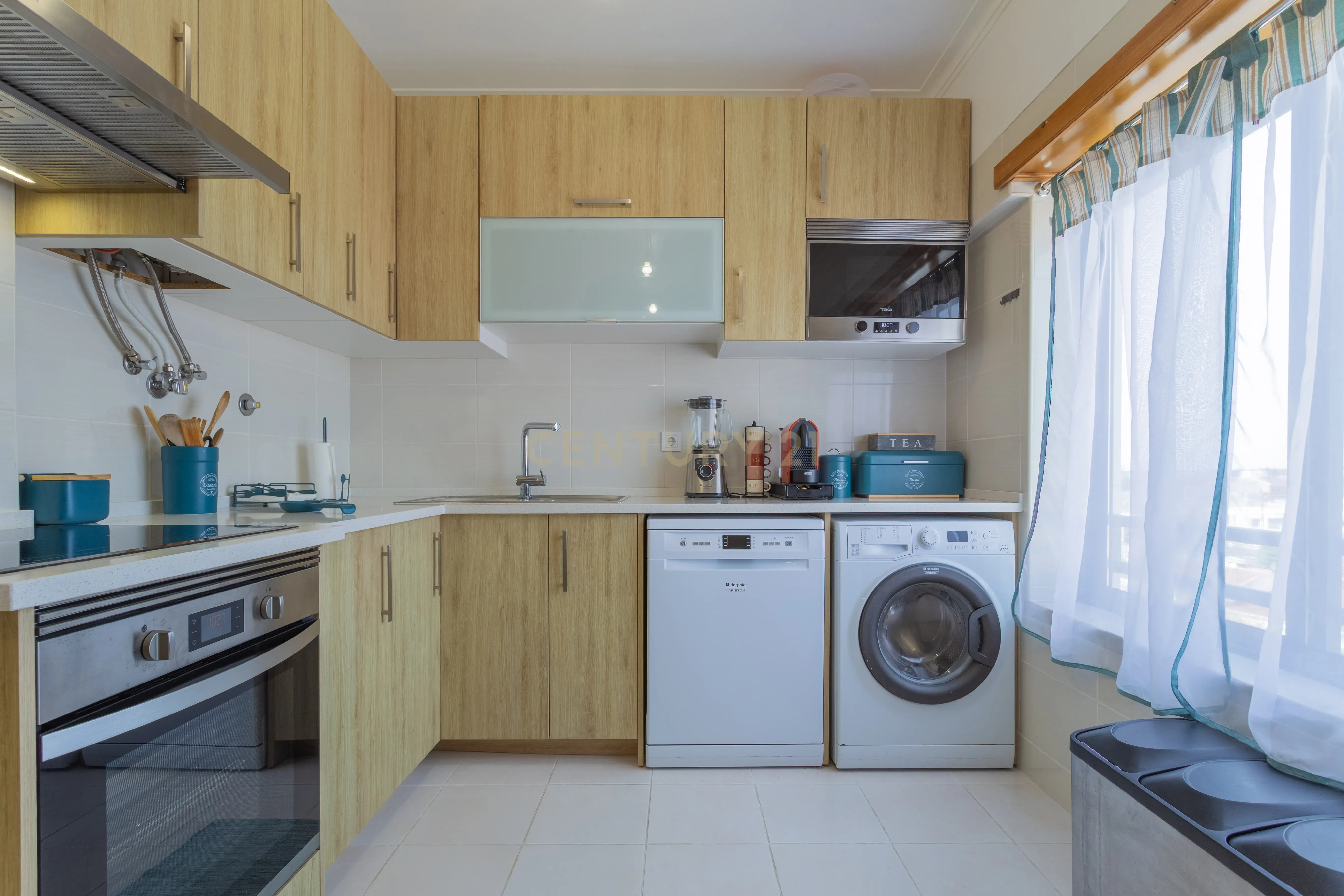 Excelente apartamento, T3, para venda, prédio com elevador na Charneca da Caparica a 1.500 m da praia. - Image 13