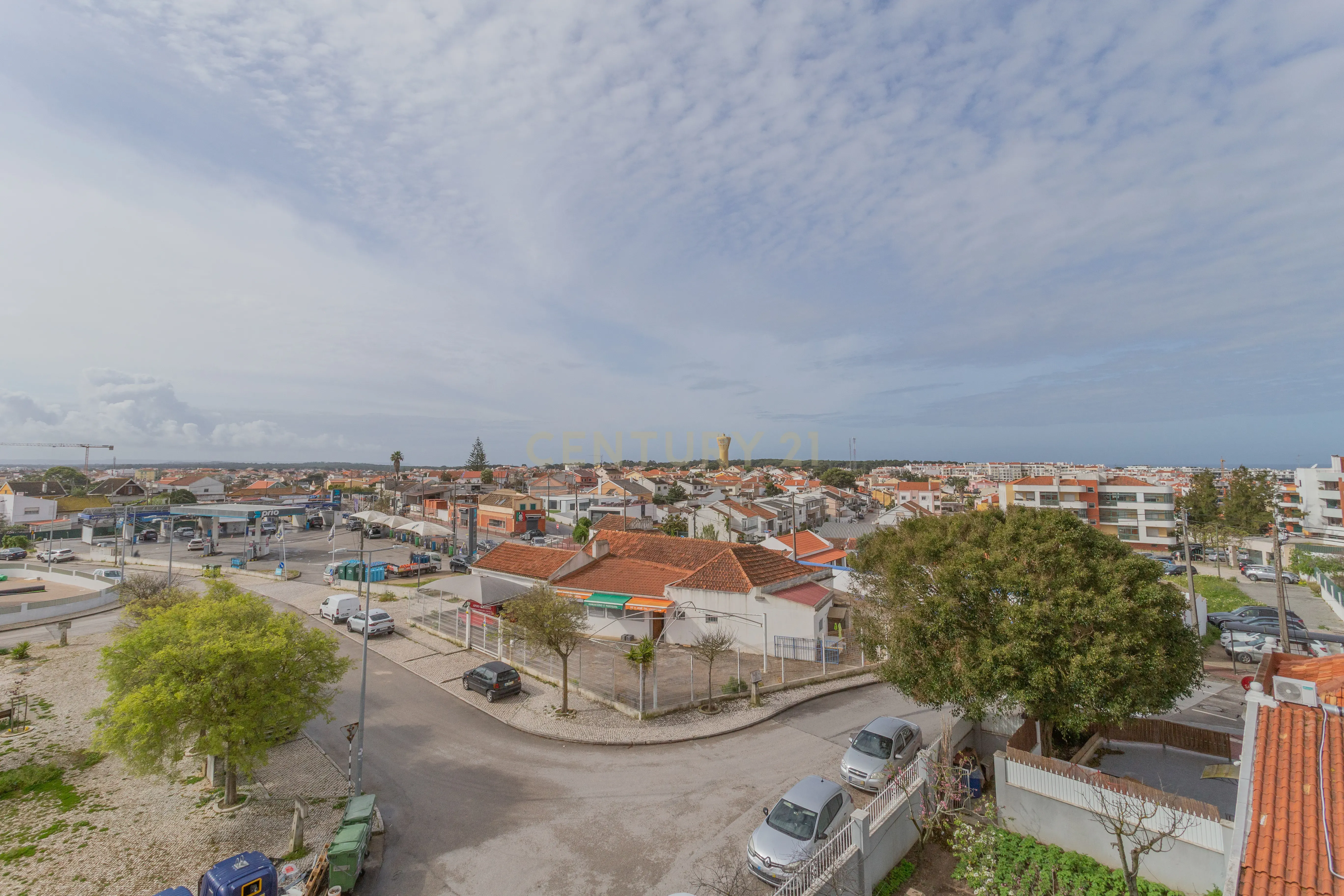 Excelente apartamento, T3, para venda, prédio com elevador na Charneca da Caparica a 1.500 m da praia. - Image 44