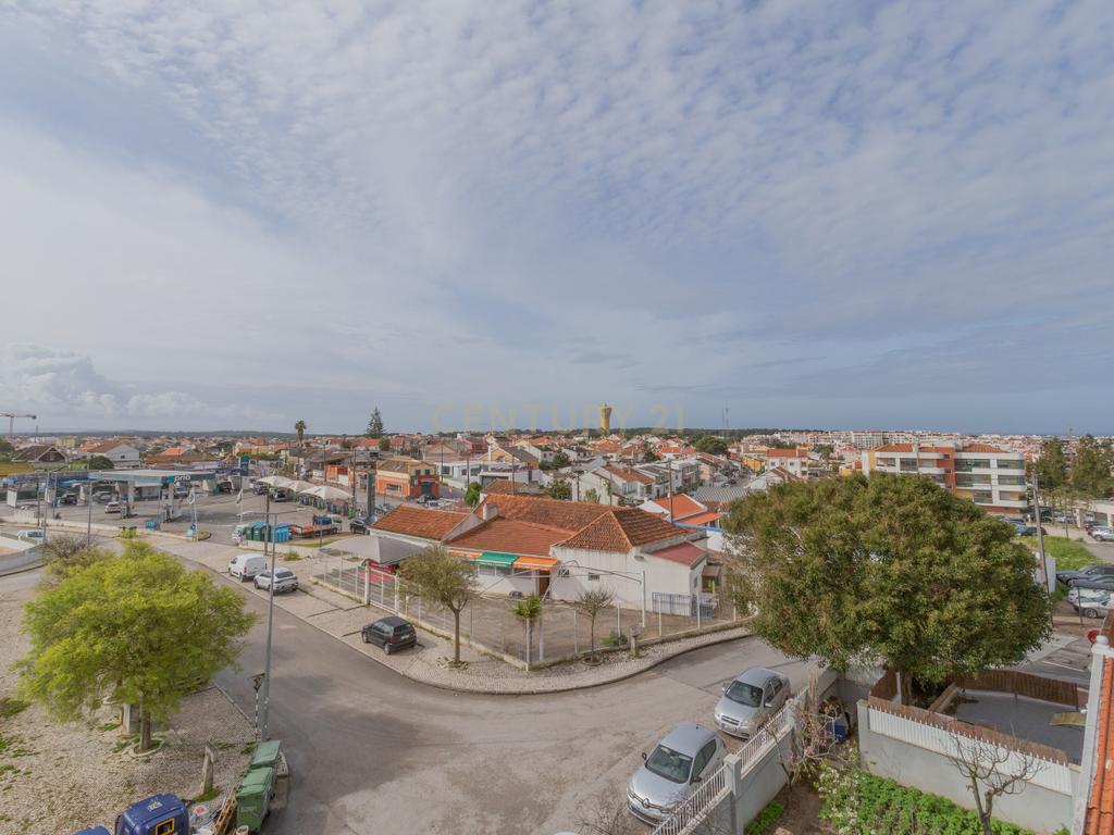 Excelente apartamento, T3, para venda, prédio com elevador na Charneca da Caparica a 1.500 m da praia. - Image 44