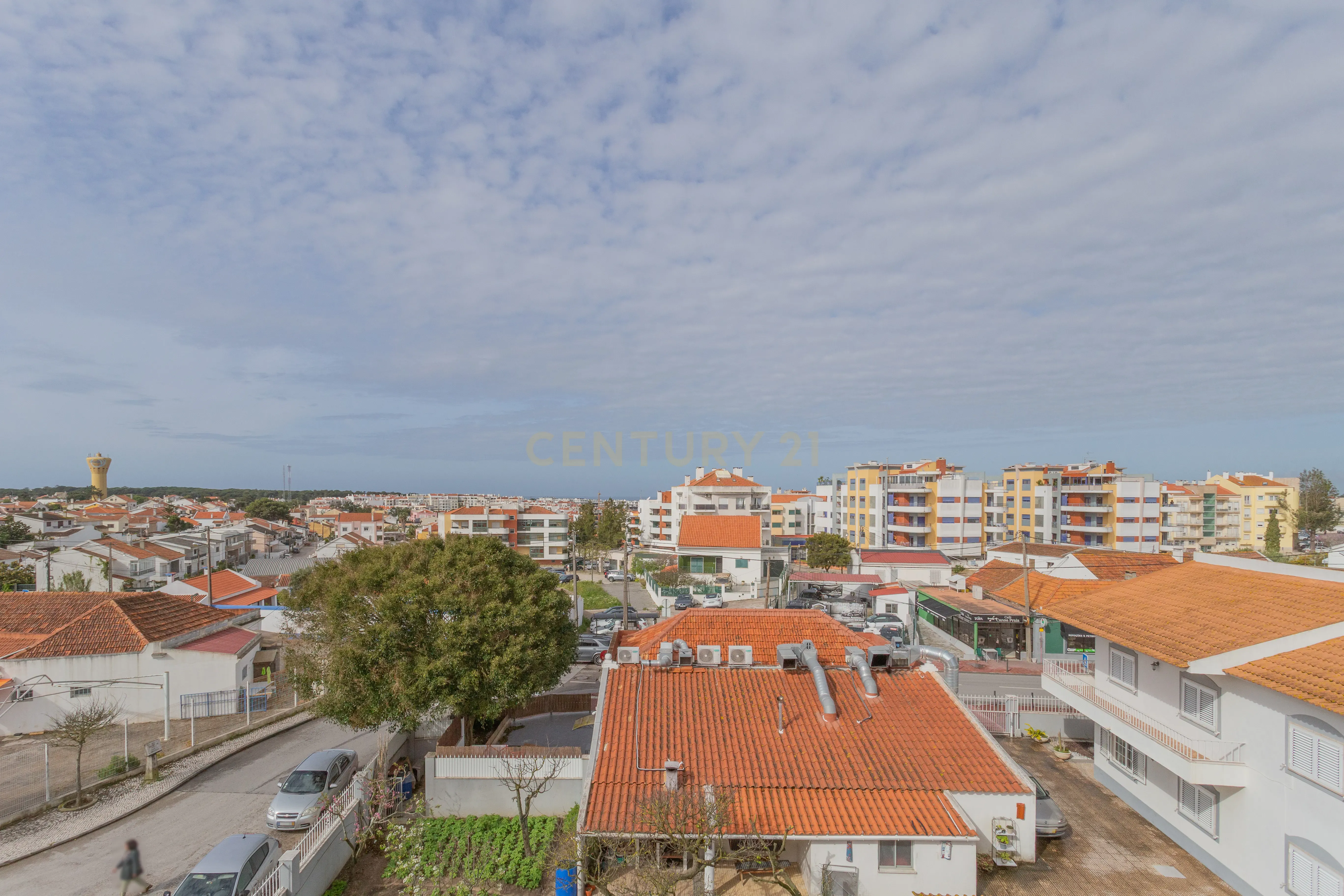 Excelente apartamento, T3, para venda, prédio com elevador na Charneca da Caparica a 1.500 m da praia. - Image 45