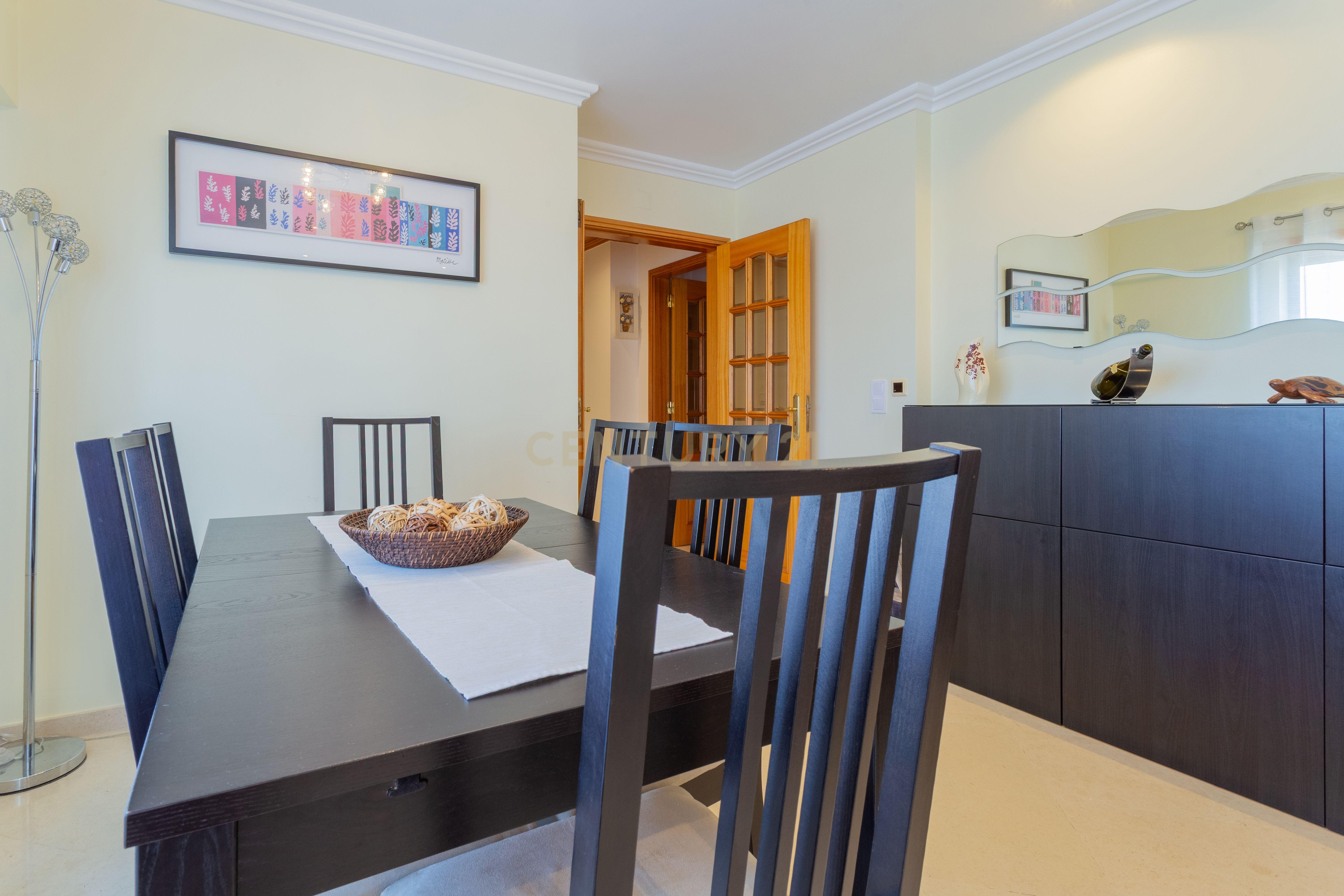 Excelente apartamento, T3, para venda, prédio com elevador na Charneca da Caparica a 1.500 m da praia. - Image 18