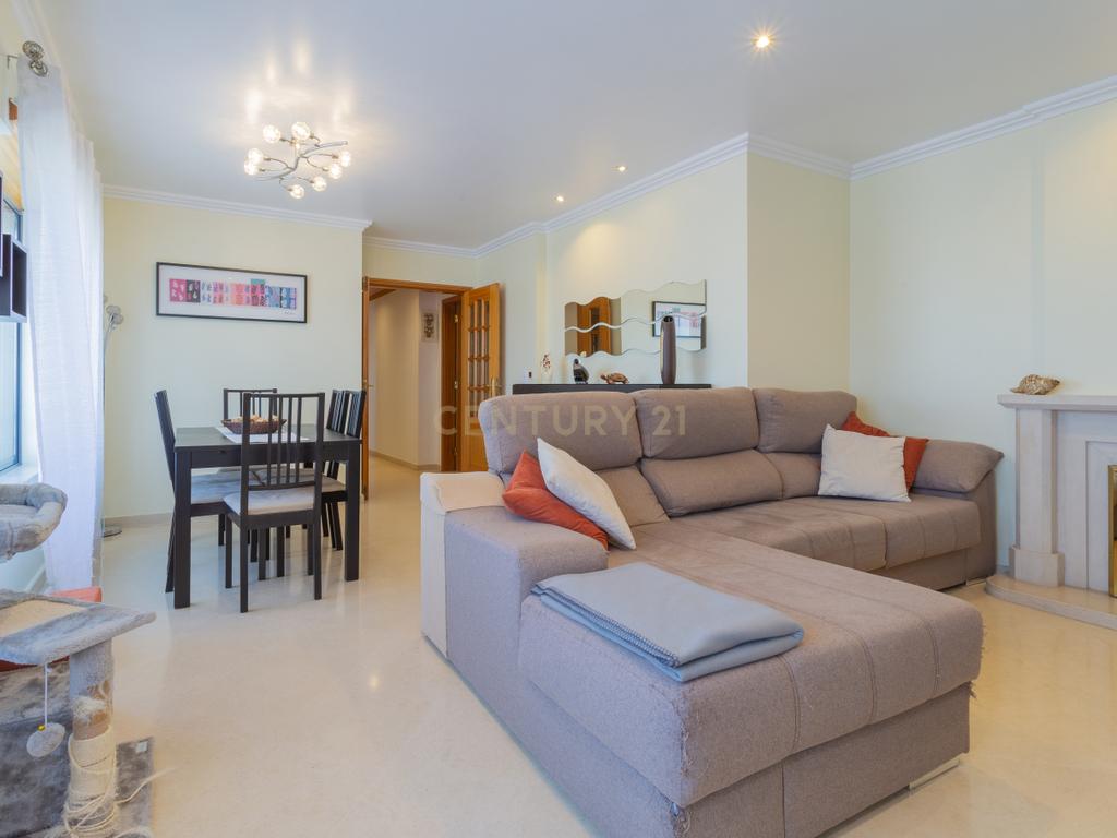 Excelente apartamento, T3, para venda, prédio com elevador na Charneca da Caparica a 1.500 m da praia. - Image 21