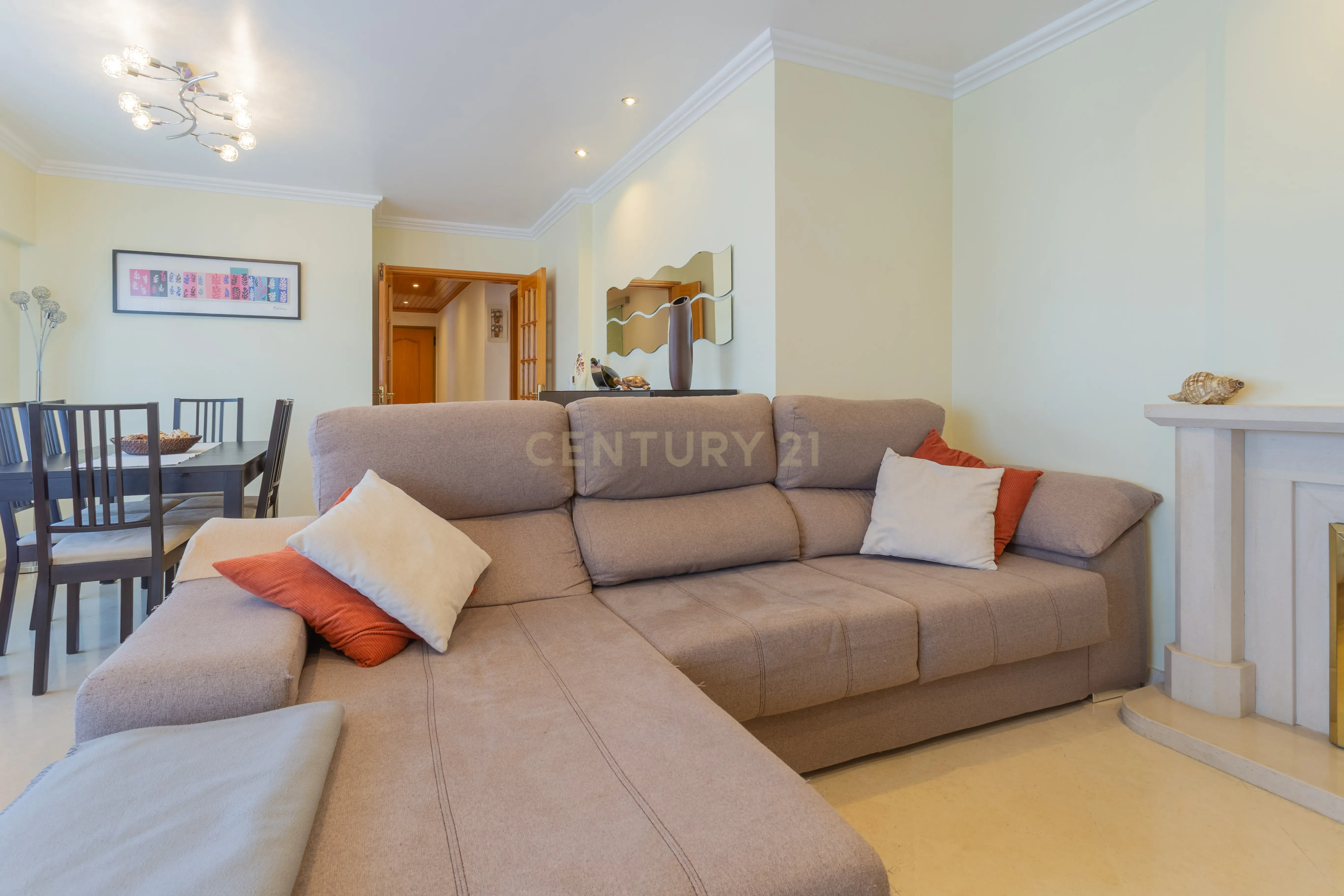 Excelente apartamento, T3, para venda, prédio com elevador na Charneca da Caparica a 1.500 m da praia. - Image 22