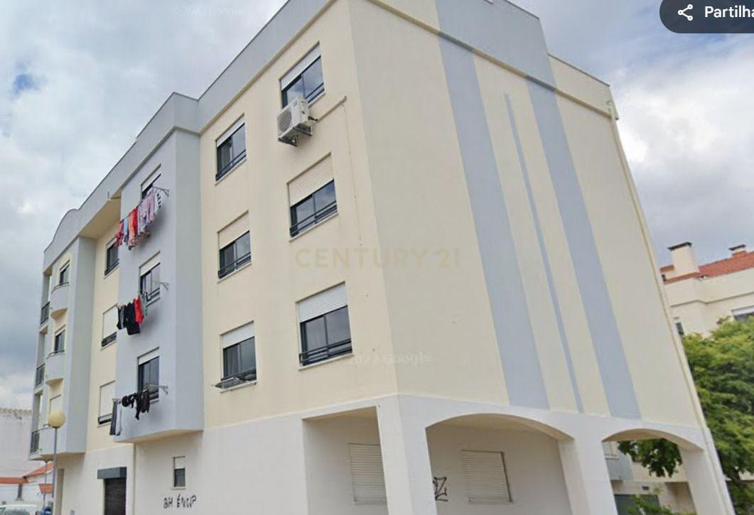 Excelente apartamento, T3, para venda, prédio com elevador na Charneca da Caparica a 1.500 m da praia. - Image 2