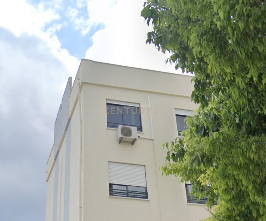 Excelente apartamento, T3, para venda, prédio com elevador na Charneca da Caparica a 1.500 m da praia. - Image 5
