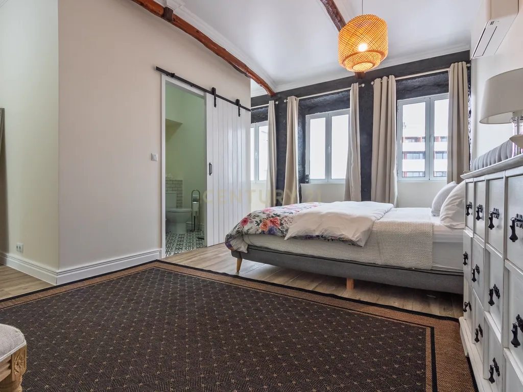 Casa Renovada com Vista para a Cidade em Ponta Delgada - Image 33