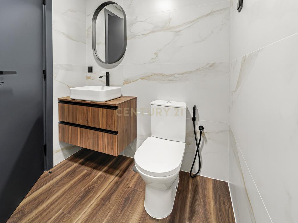 Apartamento T3 Totalmente Renovado - Image 16