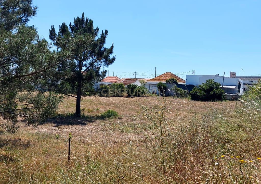 Oportunidade Única: Terreno de 11.700 m², localização central na Charneca da Caparica - Image 18