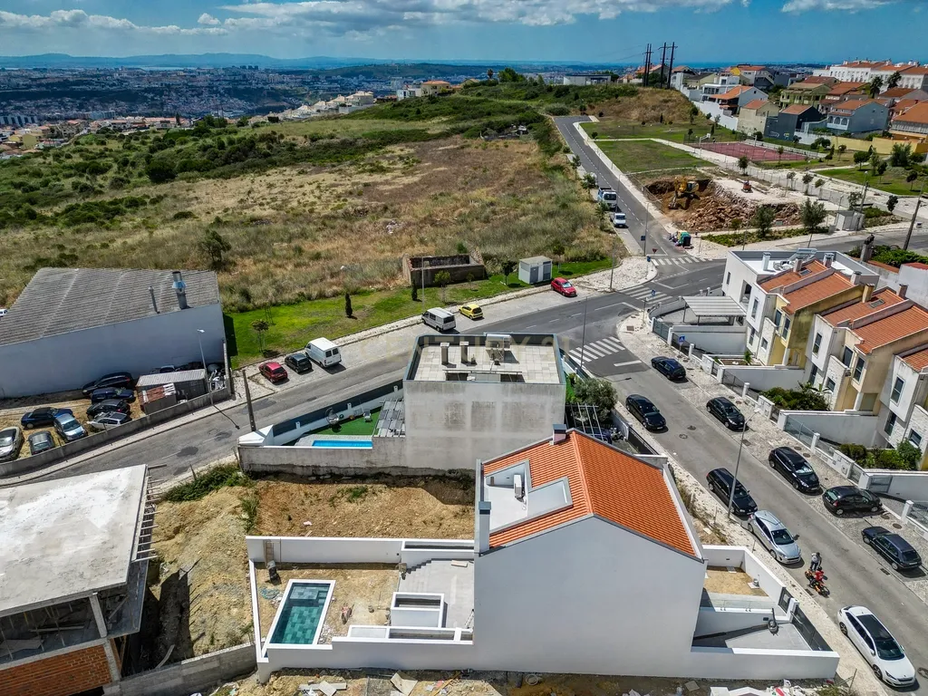Moradia T4 com piscina em Caneças - Image 75
