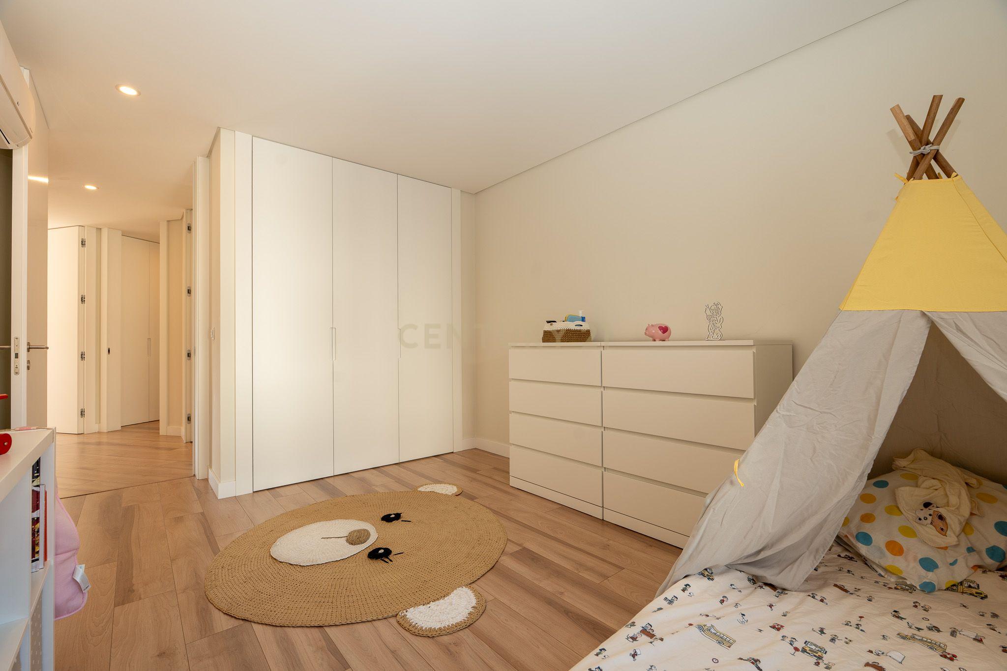 Apartamento T3+1 duplex, com terraço e estacionamento, no centro da cidade de Torres Vedras - Image 44