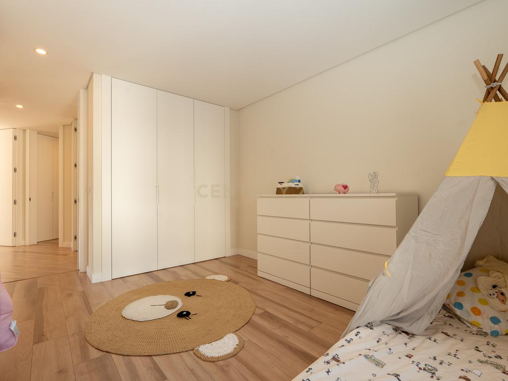 Apartamento T3+1 duplex, com terraço e estacionamento, no centro da cidade de Torres Vedras - Image 44