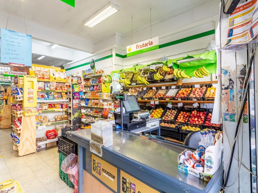 Supermercado em Vale de Figueira Bobadela - Image 8