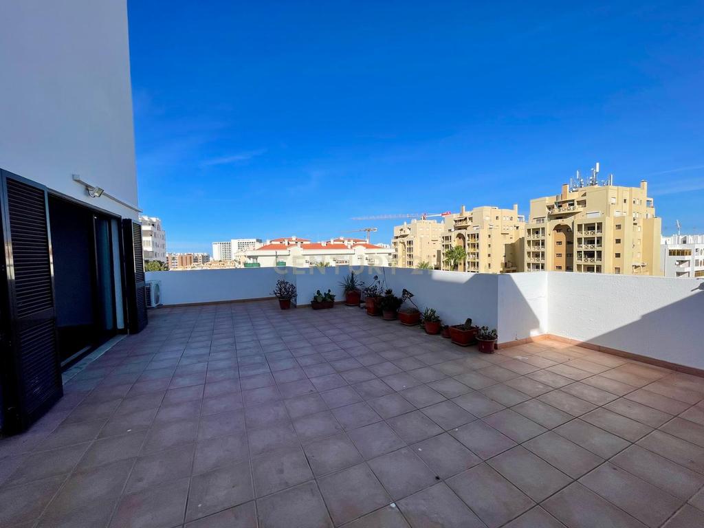 Exclusivo Apartamento T2 - Quarteira - Lugar de Garagem - Varandas - Praias - Marina Vilamoura - Image 6
