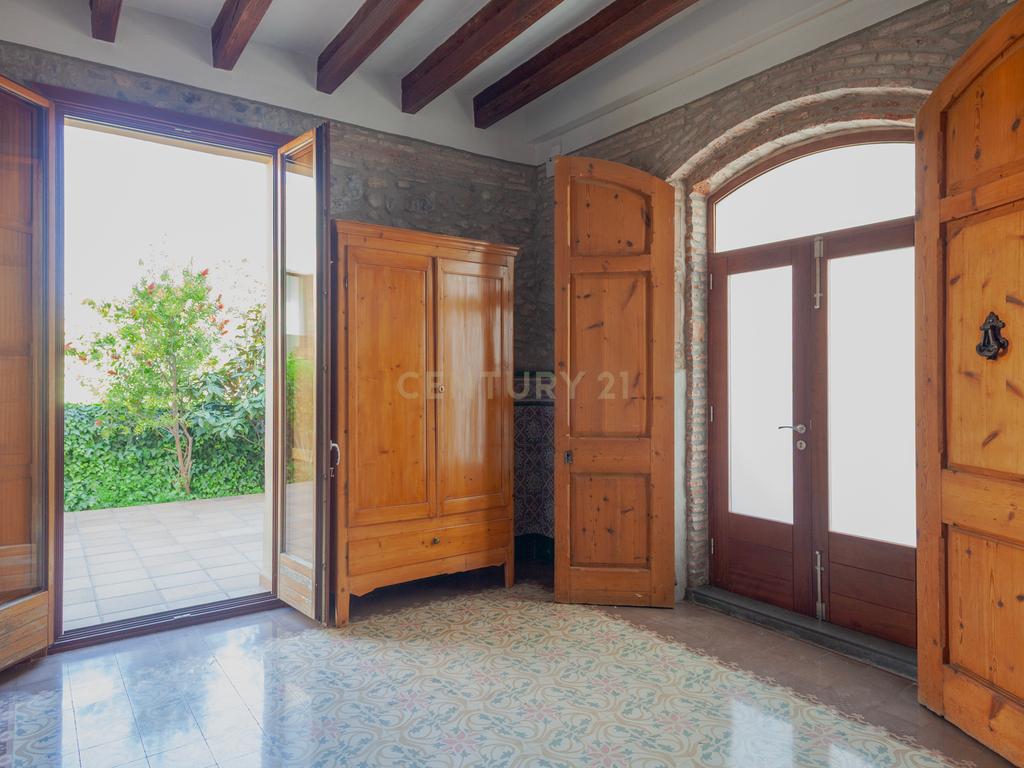 Encanto modernista no rés do chão com jardim – La Garriga - Image 6