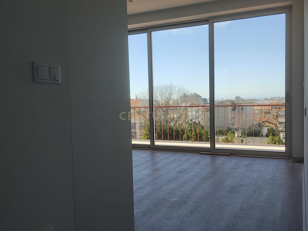 Apartamento T1 renovado, Paranhos - Image 1