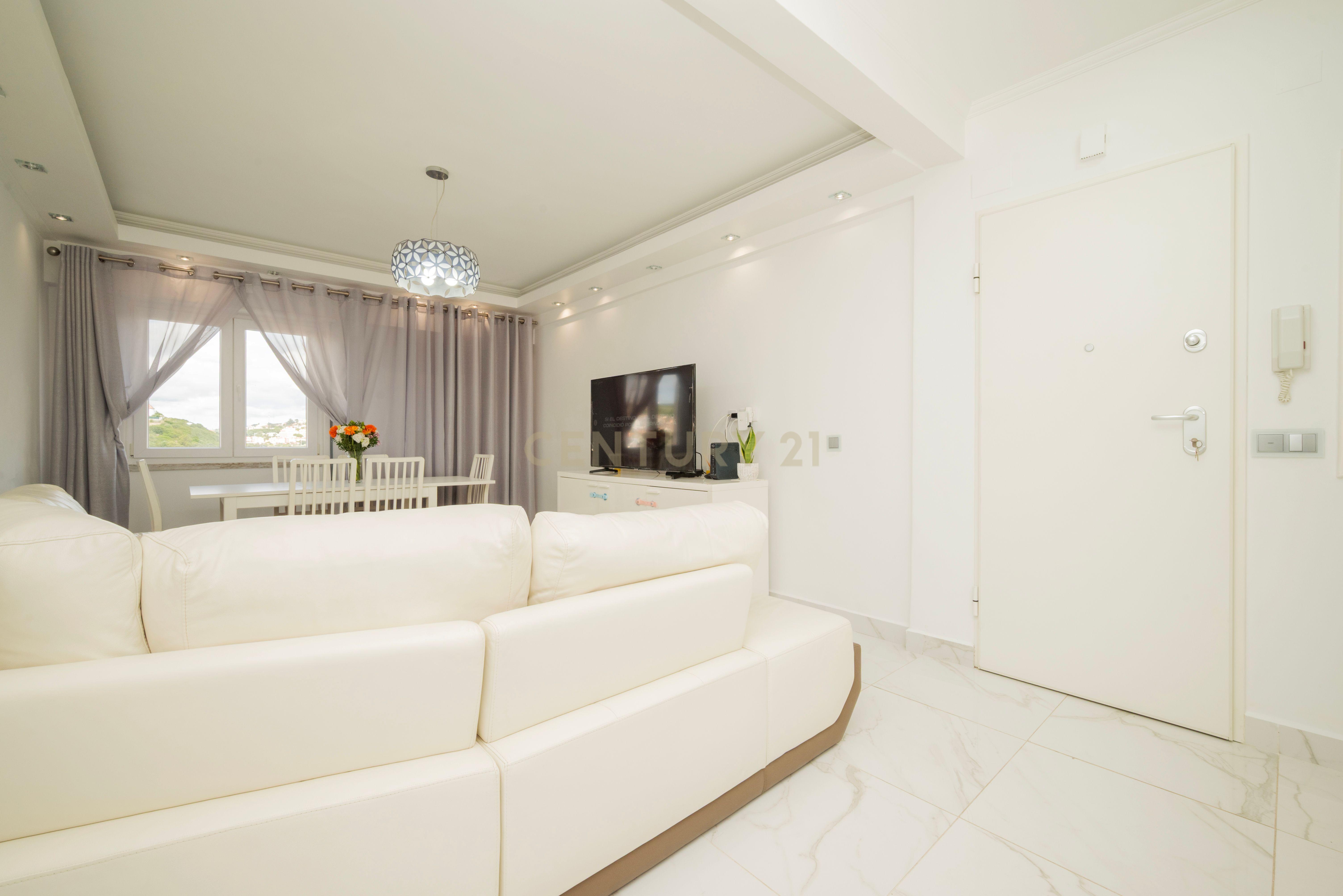 Fotografia 3 de Apartamento T3 em Odivelas, Remodelado e com Terraço