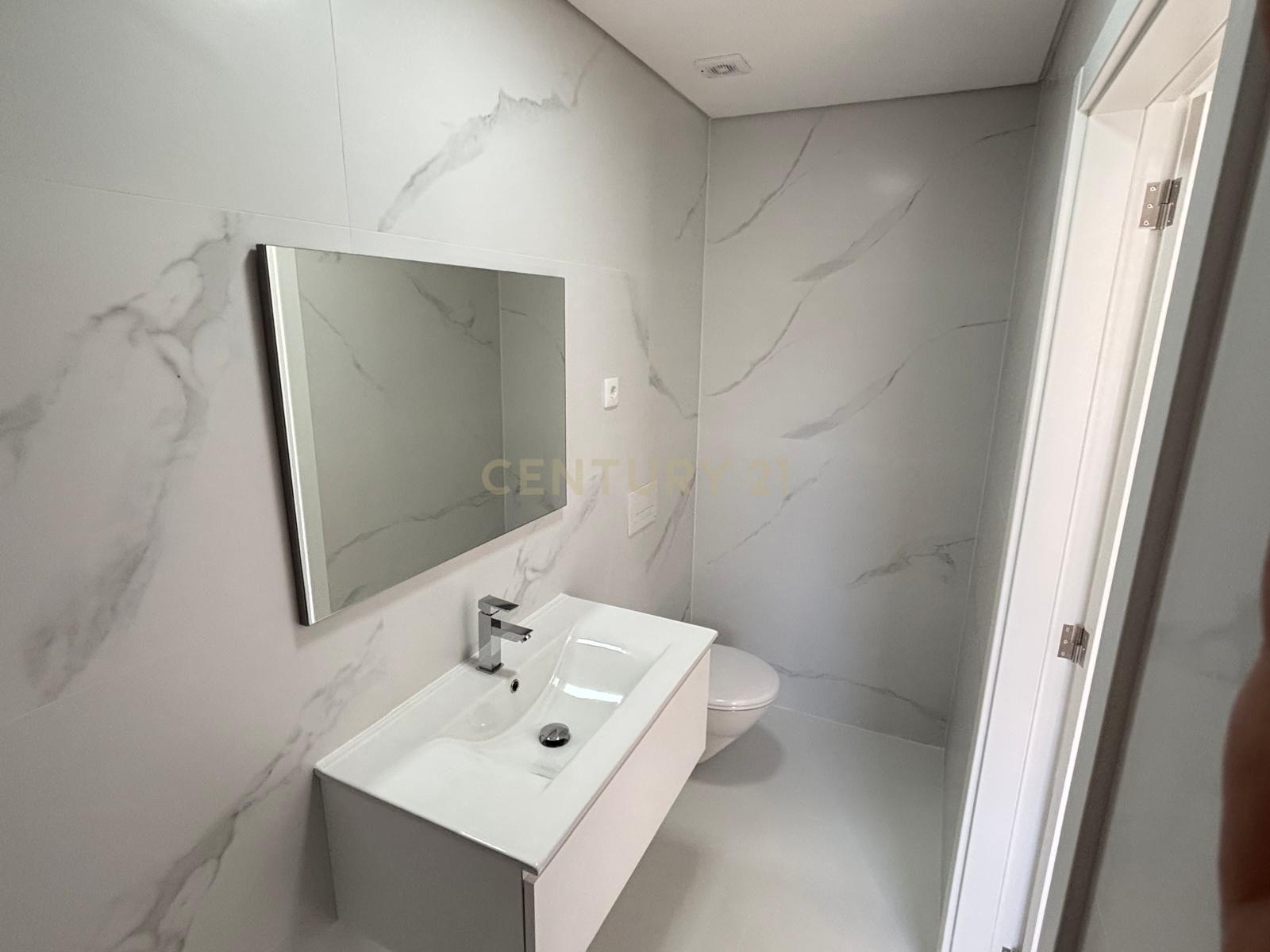 Fotografia 10 de Apartamento Moderno em Viseu - Localização Central e Aconchegante