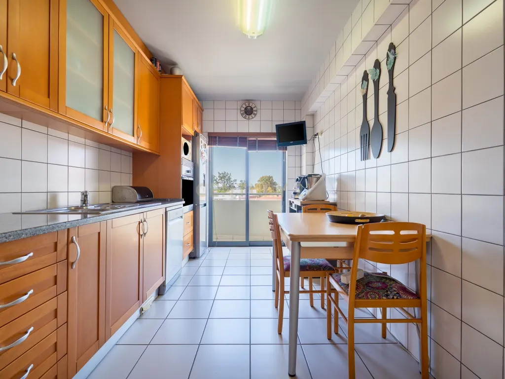 Excelente T3 em Lagoa | Localização Privilegiada perto de Tudo - Image 27