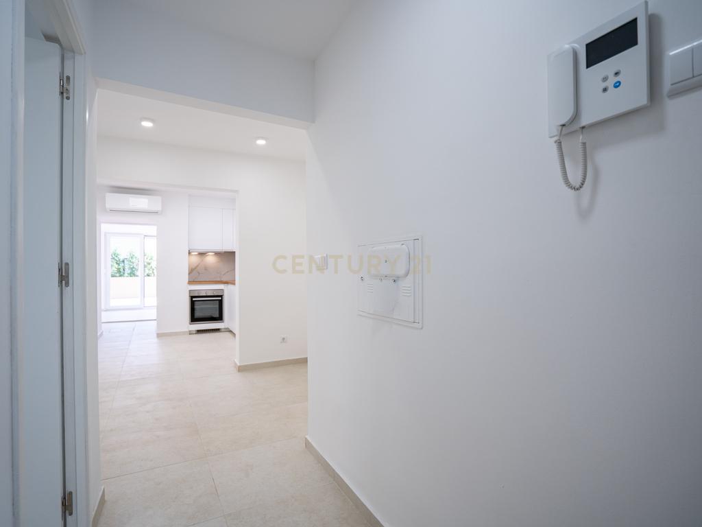 Apartamento T2 RC, Rua do Mato Grosso, Santa Engrácia, São Vicente - Image 6